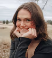 Ellie Parish headshot