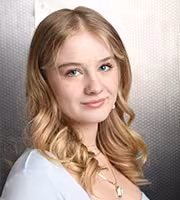 Eliana Erdmann headshot