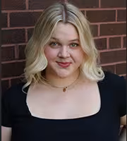 Annie Voss headshot
